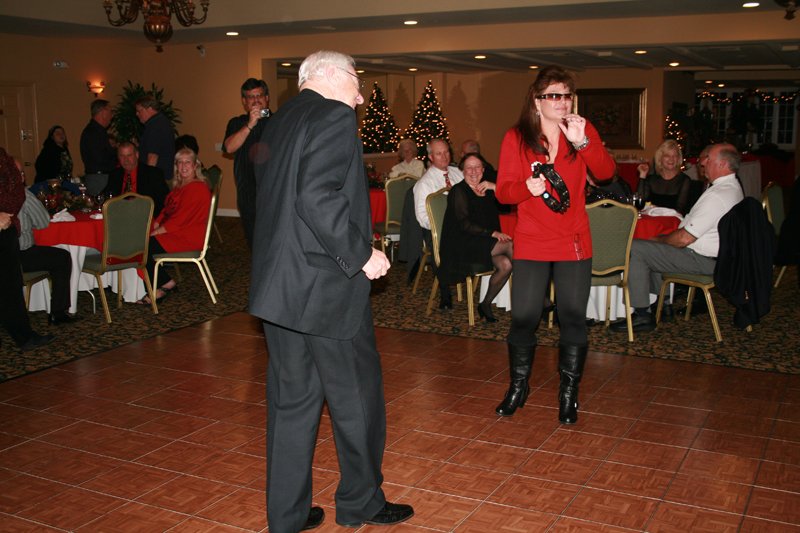 chapterholidayparty201166.jpg