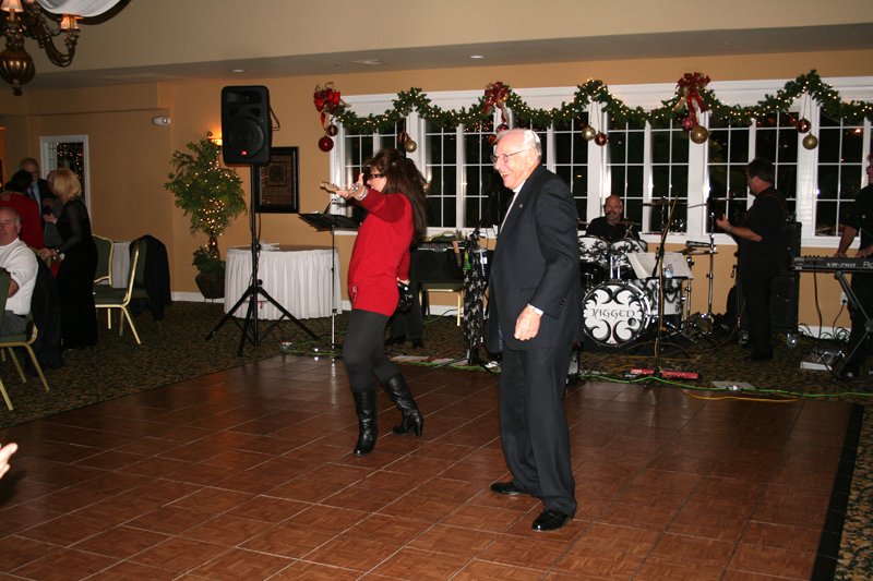 chapterholidayparty201167.jpg