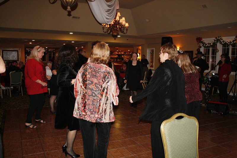 chapterholidayparty20118.jpg