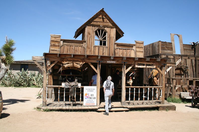 pioneertown9.jpg