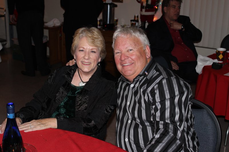 chapterholidayparty201250.jpg