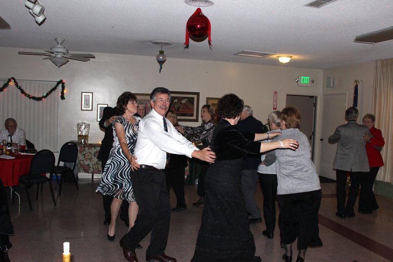 chapterholidayparty201258.jpg